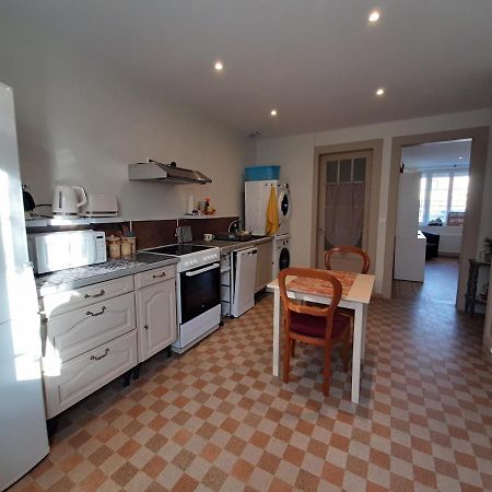 Le Plain Pied Sur Place Le Mele-sur-Sarthe Экстерьер фото