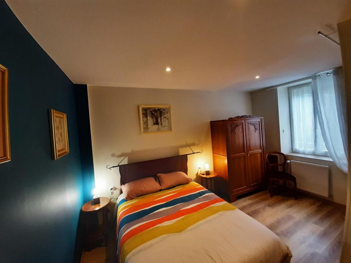 Le Plain Pied Sur Place Le Mele-sur-Sarthe Экстерьер фото