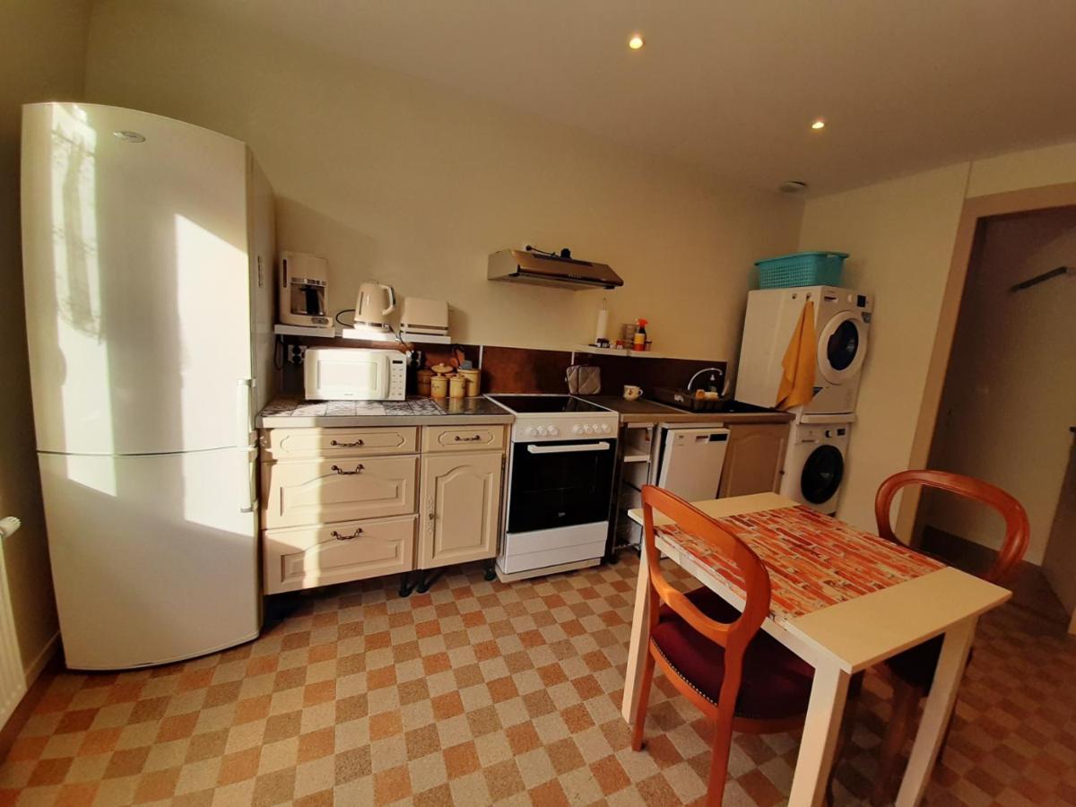 Le Plain Pied Sur Place Le Mele-sur-Sarthe Экстерьер фото