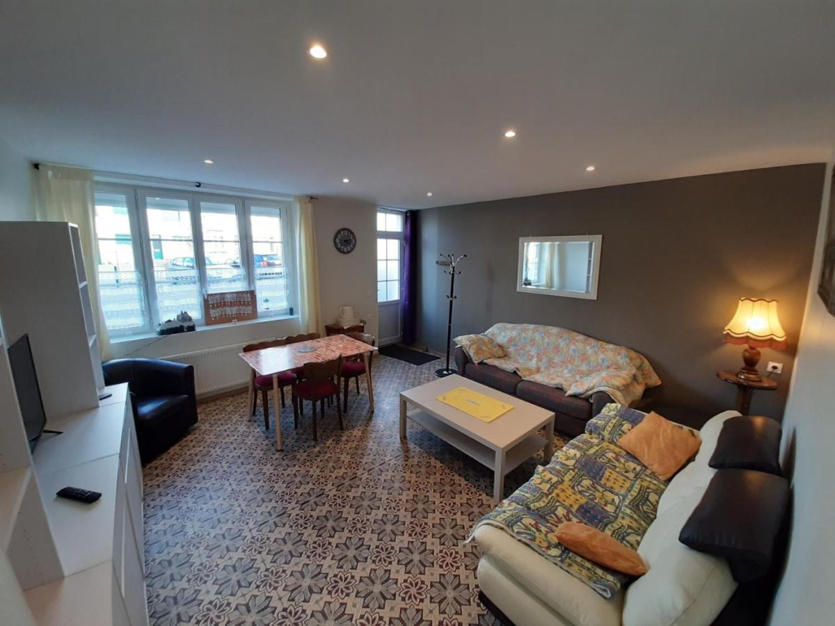 Le Plain Pied Sur Place Le Mele-sur-Sarthe Экстерьер фото